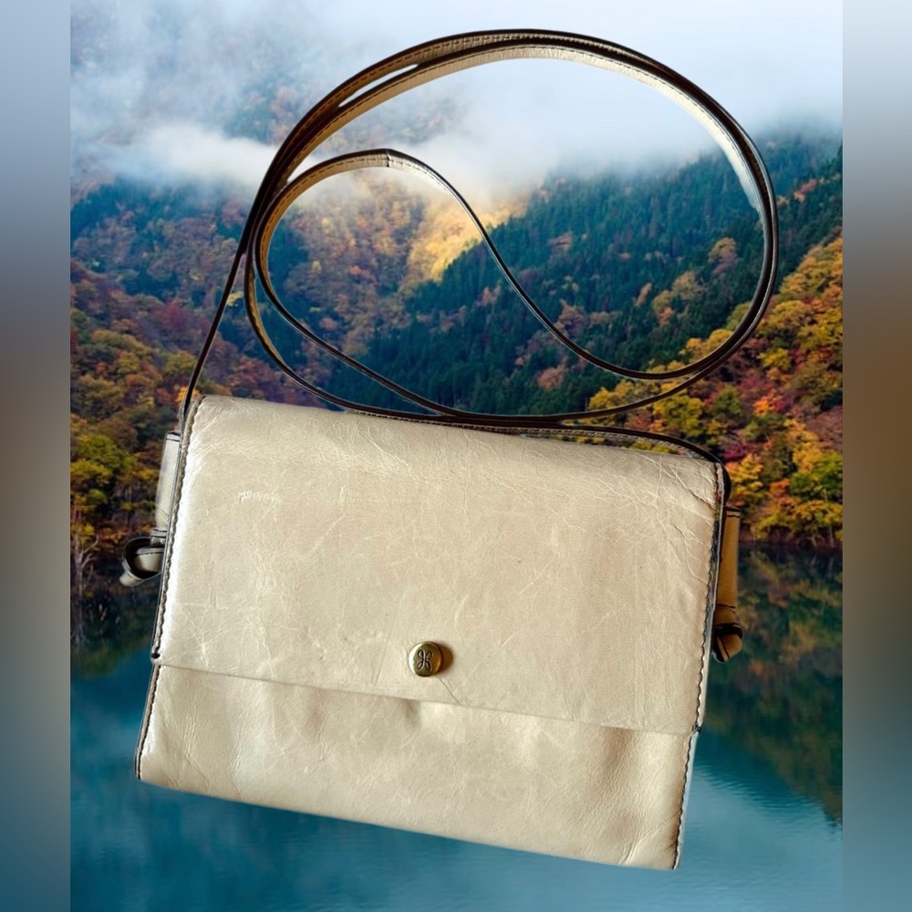 HOBO Vintage “Bemuse” Beige Leather Crossbody Bag
